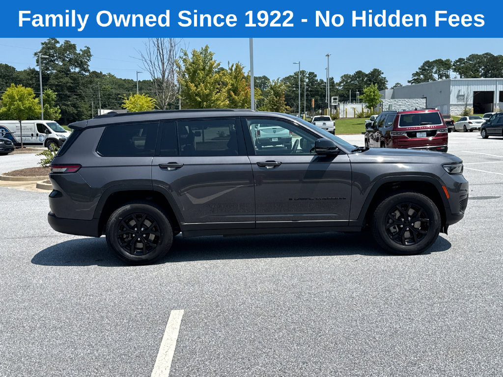 Used 2025 Jeep Grand Cherokee L Laredo AWD/4WD image 8