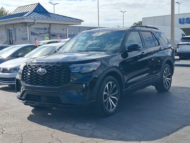 Used 2025 Ford Explorer ST-Line RWD image 2