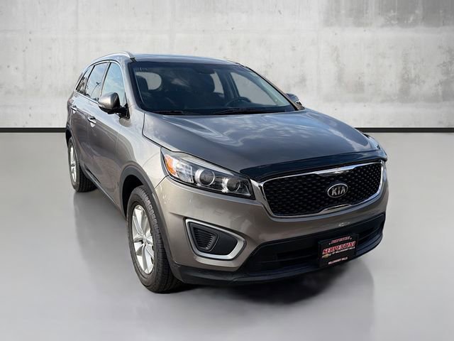 Used 2016 Kia Sorento LX image 3