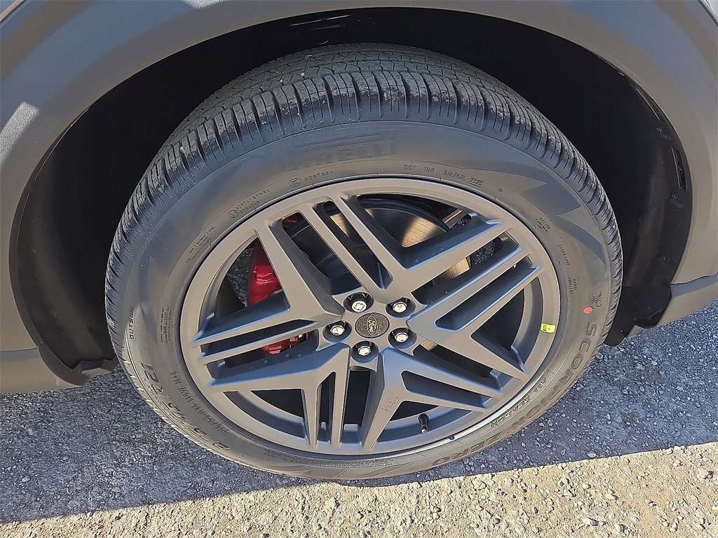 New 2026 Ford Explorer ST-Line w/ ST-Line Street Pack image 7