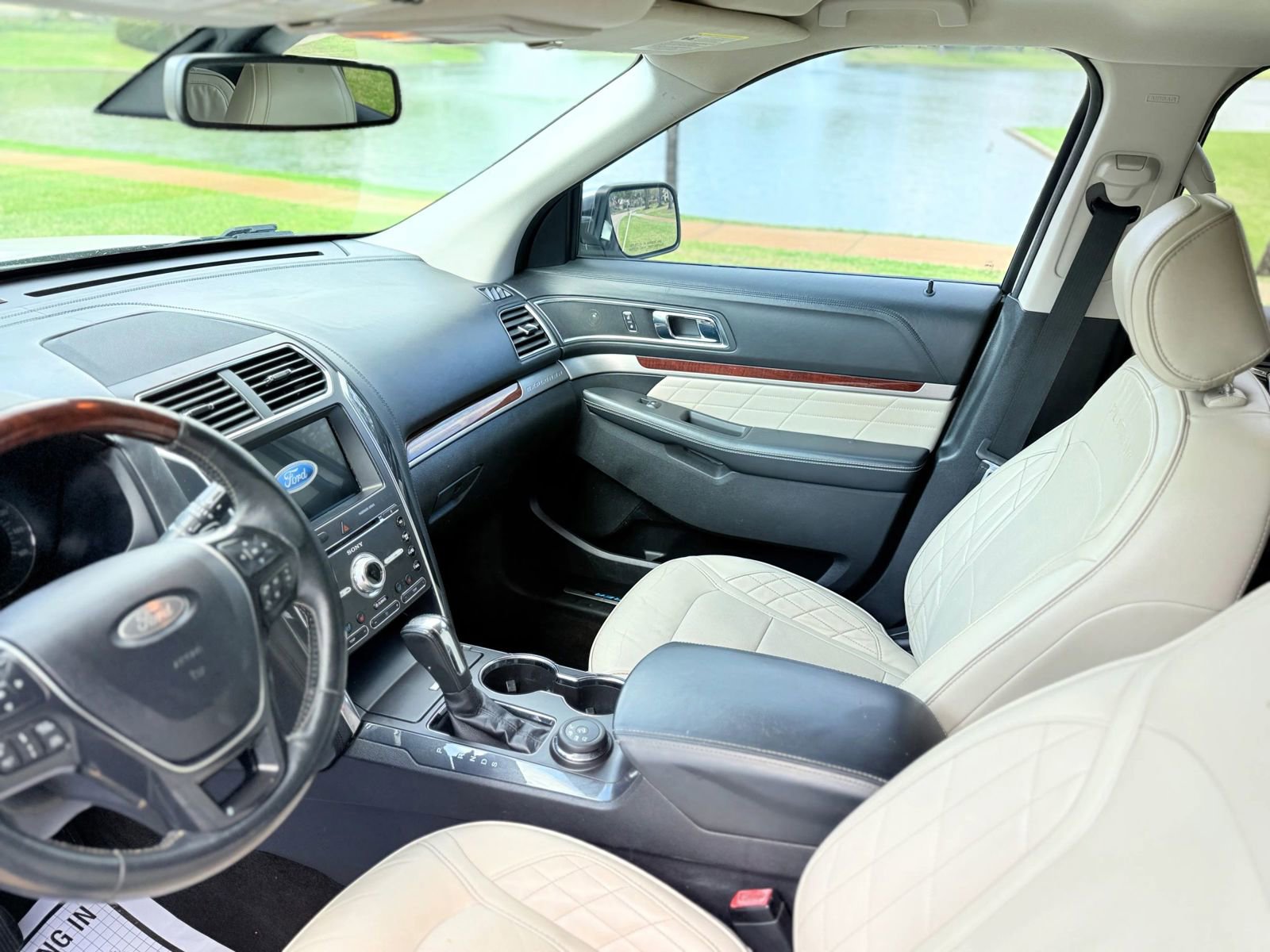 Used 2017 Ford Explorer Platinum AWD/4WD image 7