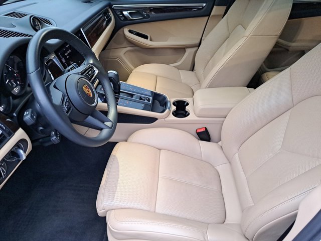 Certified 2023 Porsche Macan image 22