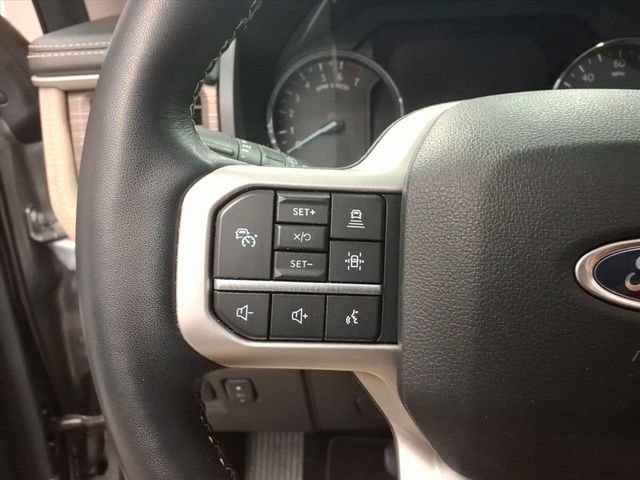 Used 2024 Ford Expedition Limited image 17