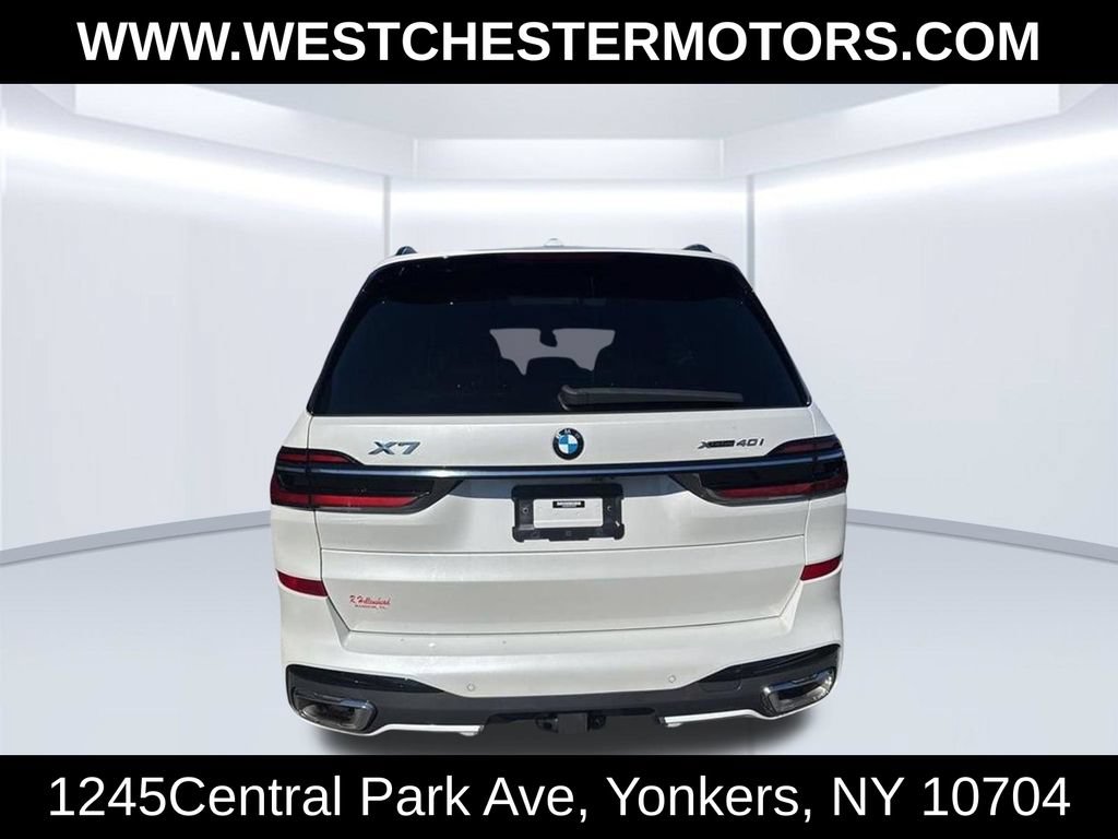 Used 2024 BMW X7 xDrive40i w/ M Sport Package AWD/4WD image 5