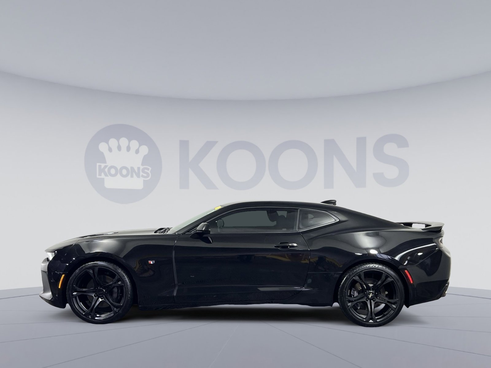 Used 2018 Chevrolet Camaro SS image 2