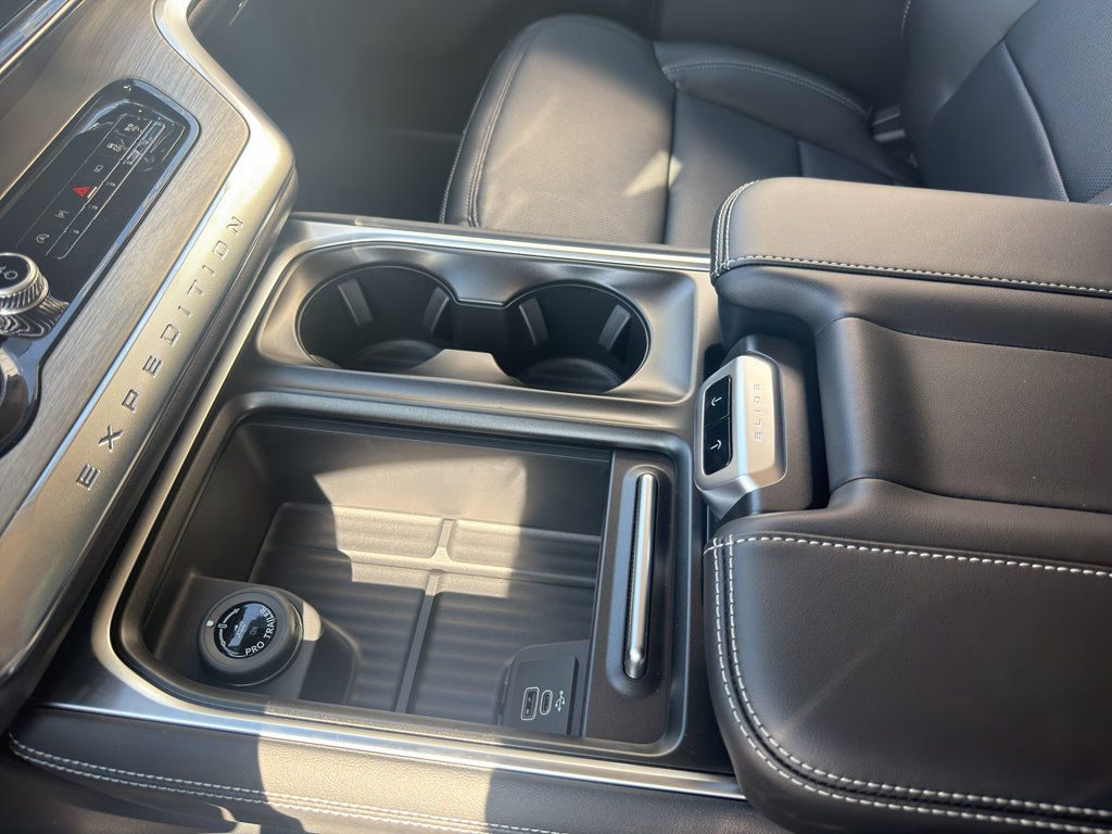 New 2027 Ford Expedition Platinum RWD image 36