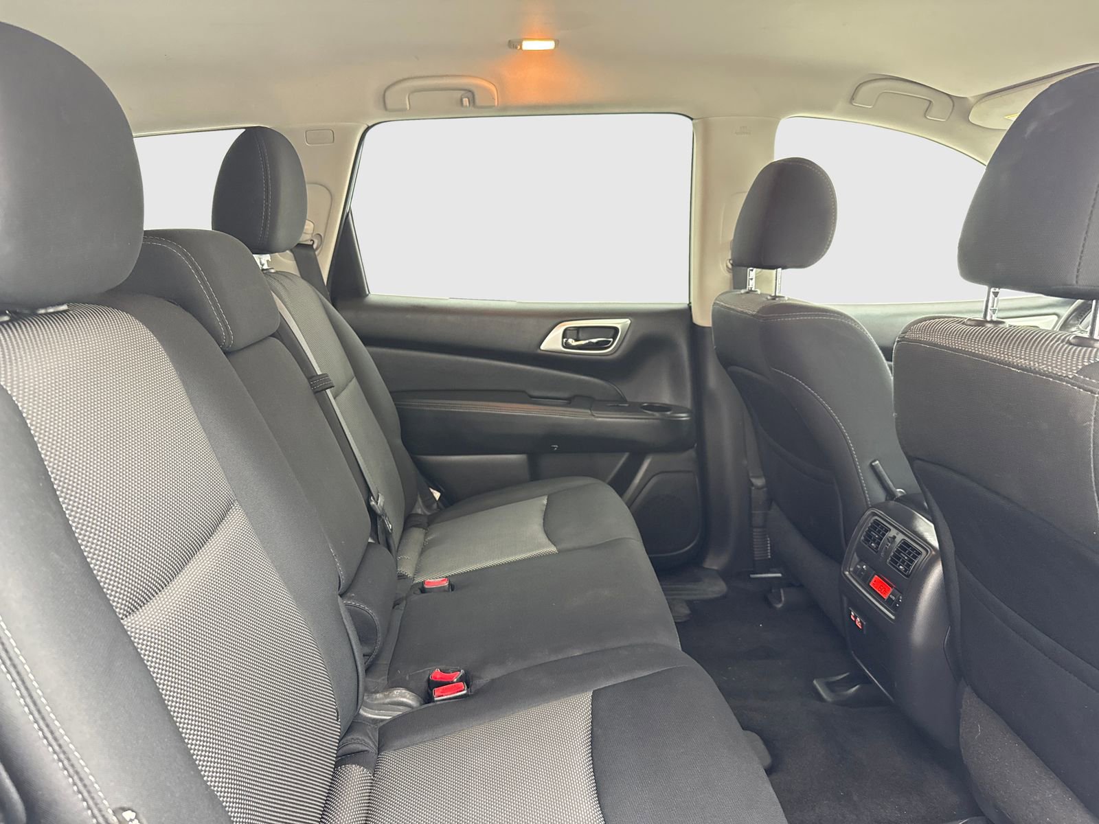 Used 2019 Nissan Pathfinder SV FWD image 45