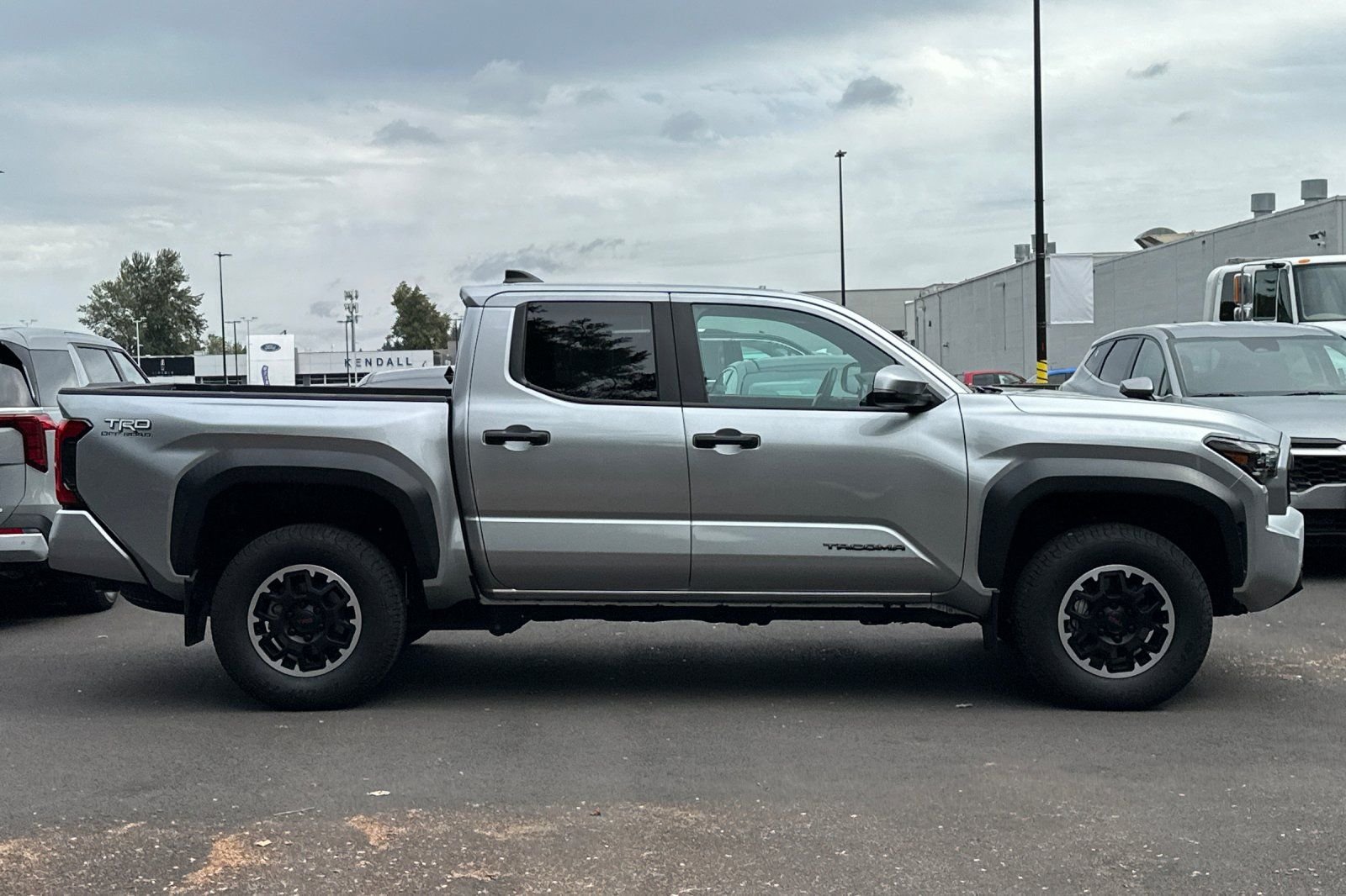 Used 2024 Toyota Tacoma TRD Off-Road AWD/4WD image 3