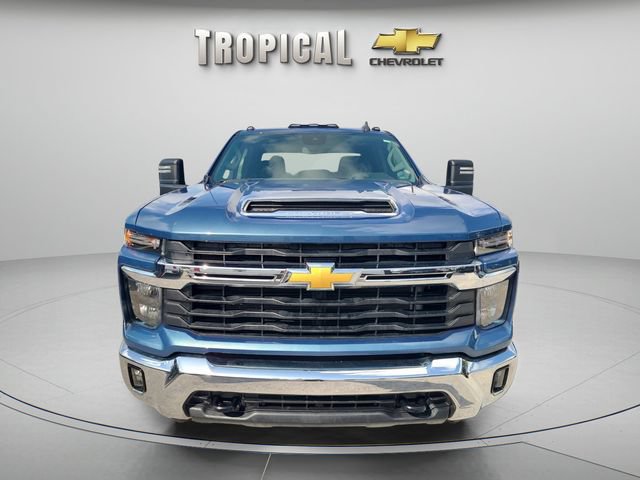 Used 2025 Chevrolet Silverado 2500 LT AWD/4WD image 8
