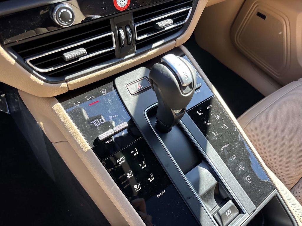 New 2026 Porsche Macan image 35