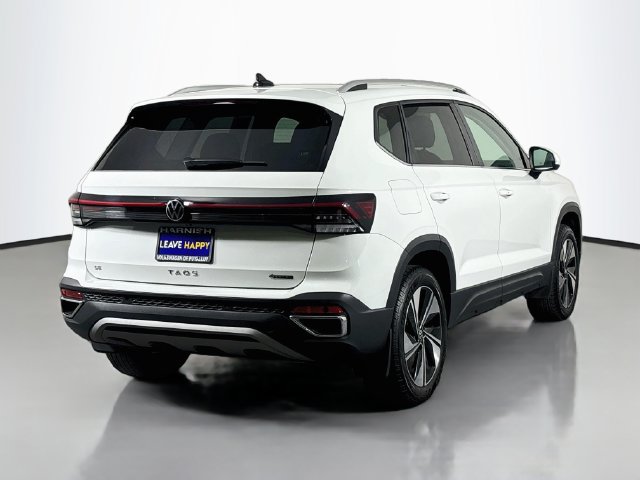 Used 2025 Volkswagen Taos SE AWD/4WD image 7