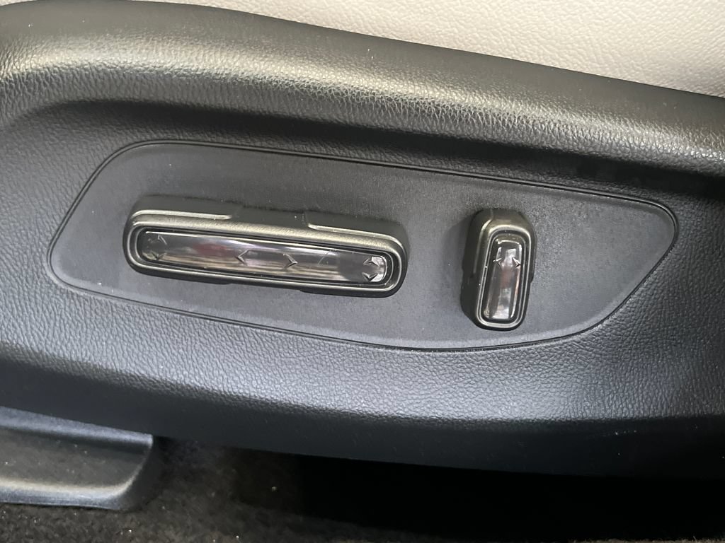 Used 2026 Honda HR-V EX-L image 28