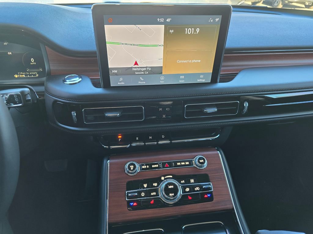 Used 2024 Lincoln Aviator Reserve w/ Class IV Trailer Tow Package image 11