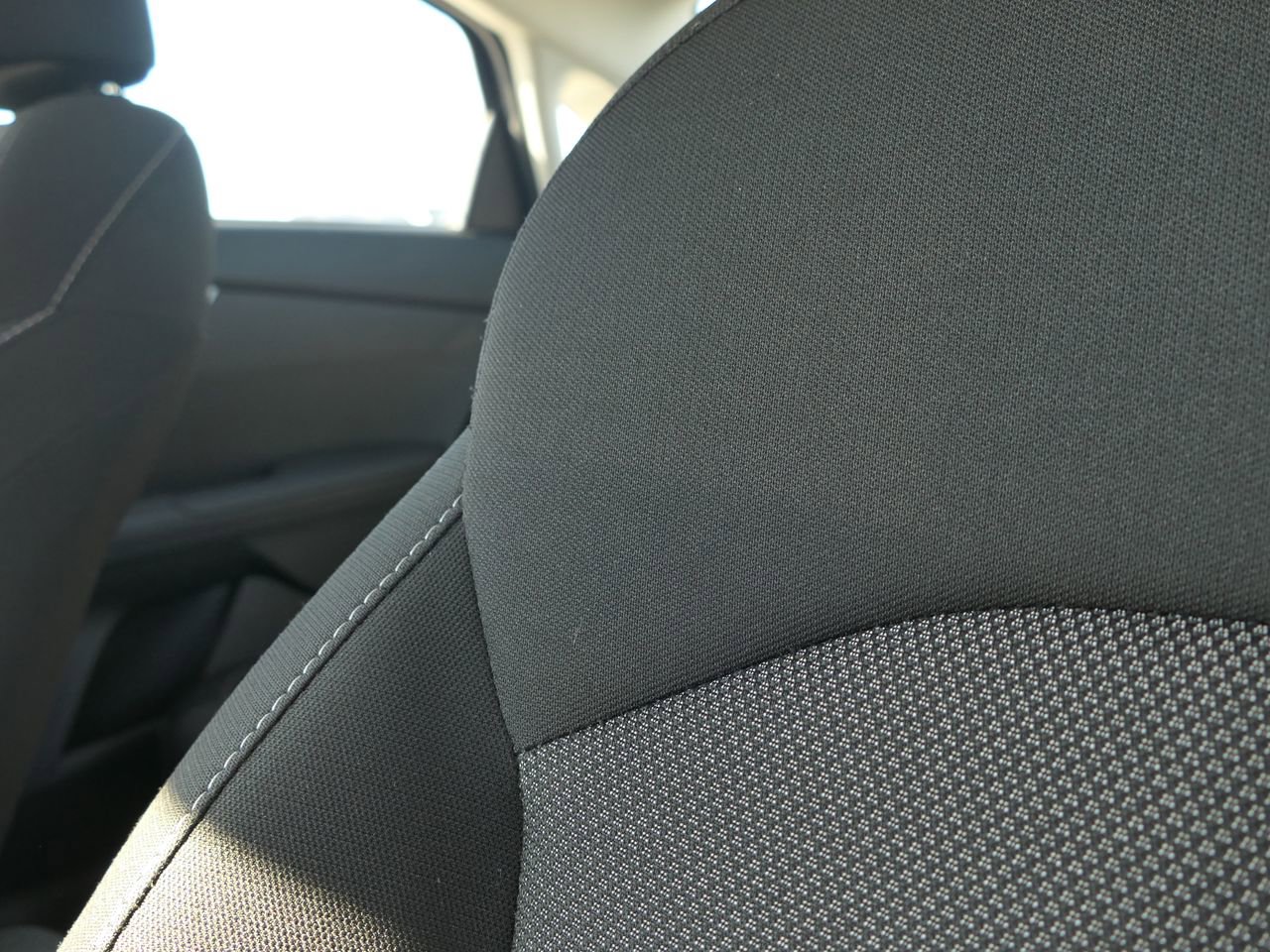 Used 2023 Kia Forte LXS w/ LXS Technology Package image 18