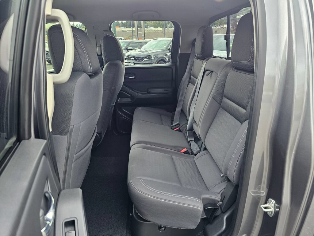 Used 2022 Nissan Frontier SV AWD/4WD image 21
