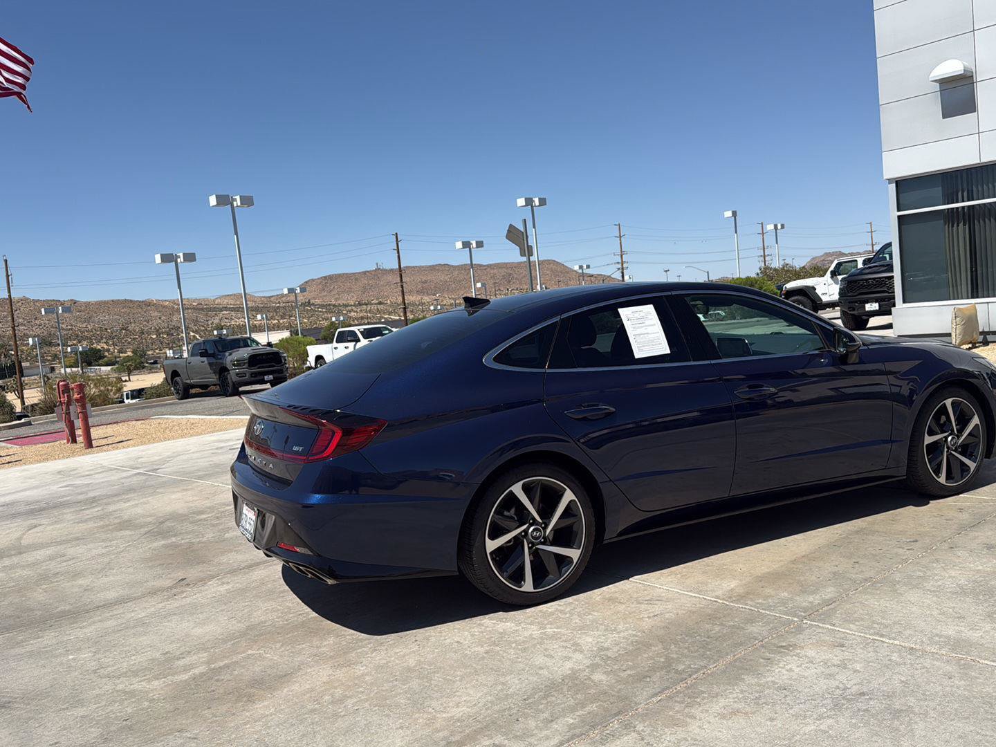 Used 2022 Hyundai Sonata SEL Plus FWD image 2