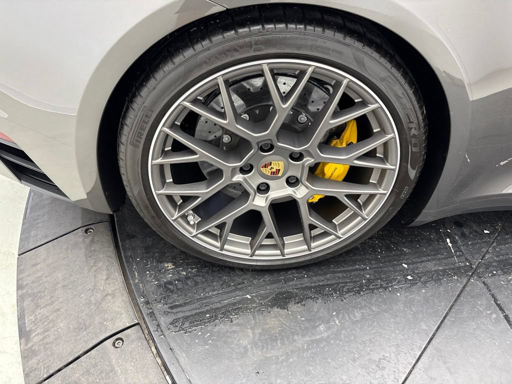 Certified 2022 Porsche 911 Targa 4S AWD/4WD image 16