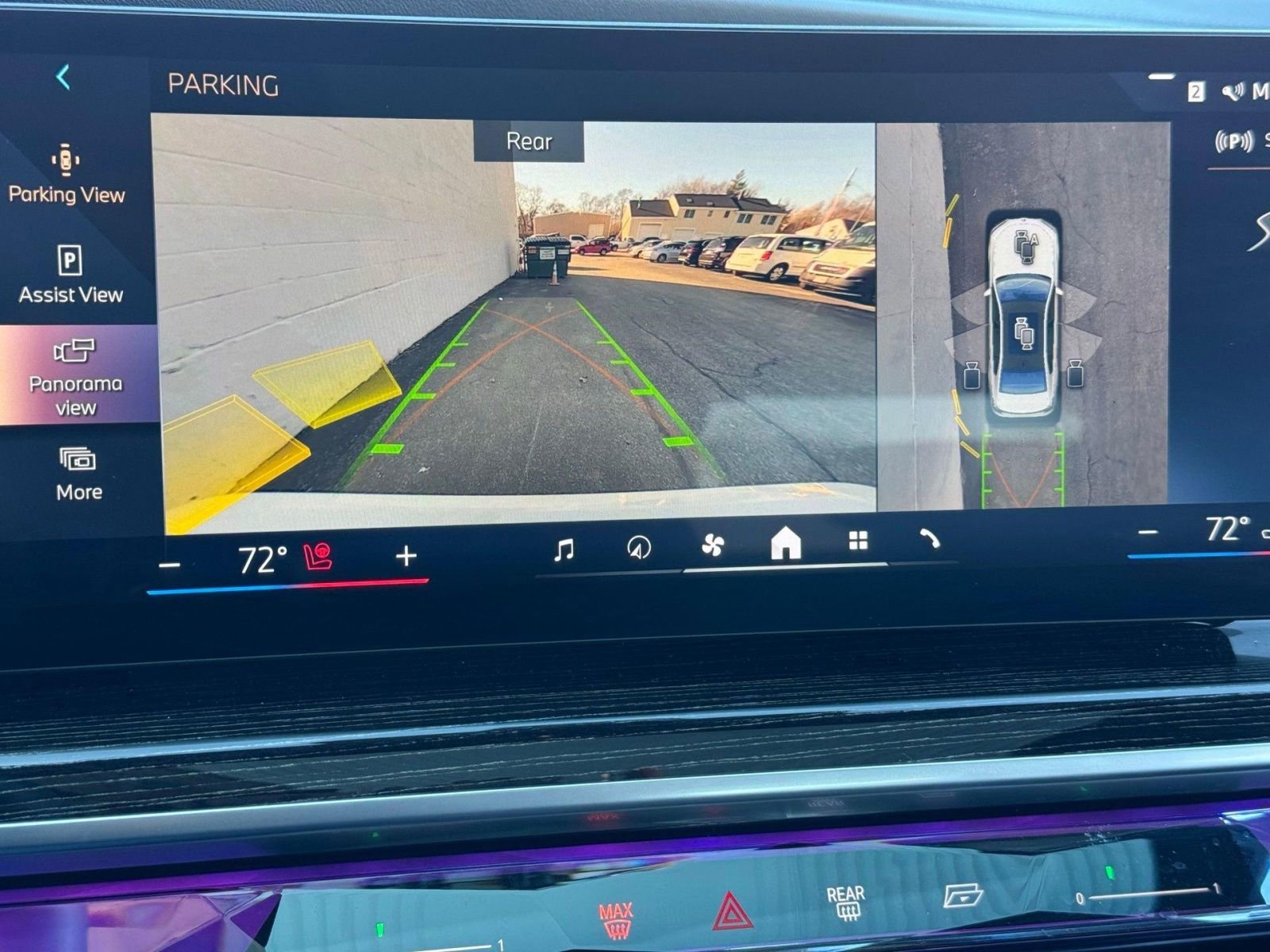 Used 2025 BMW 740i xDrive image 23