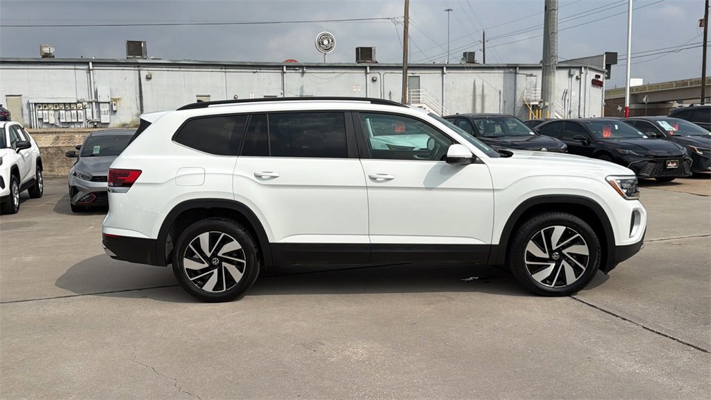 Used 2025 Volkswagen Atlas SE image 6