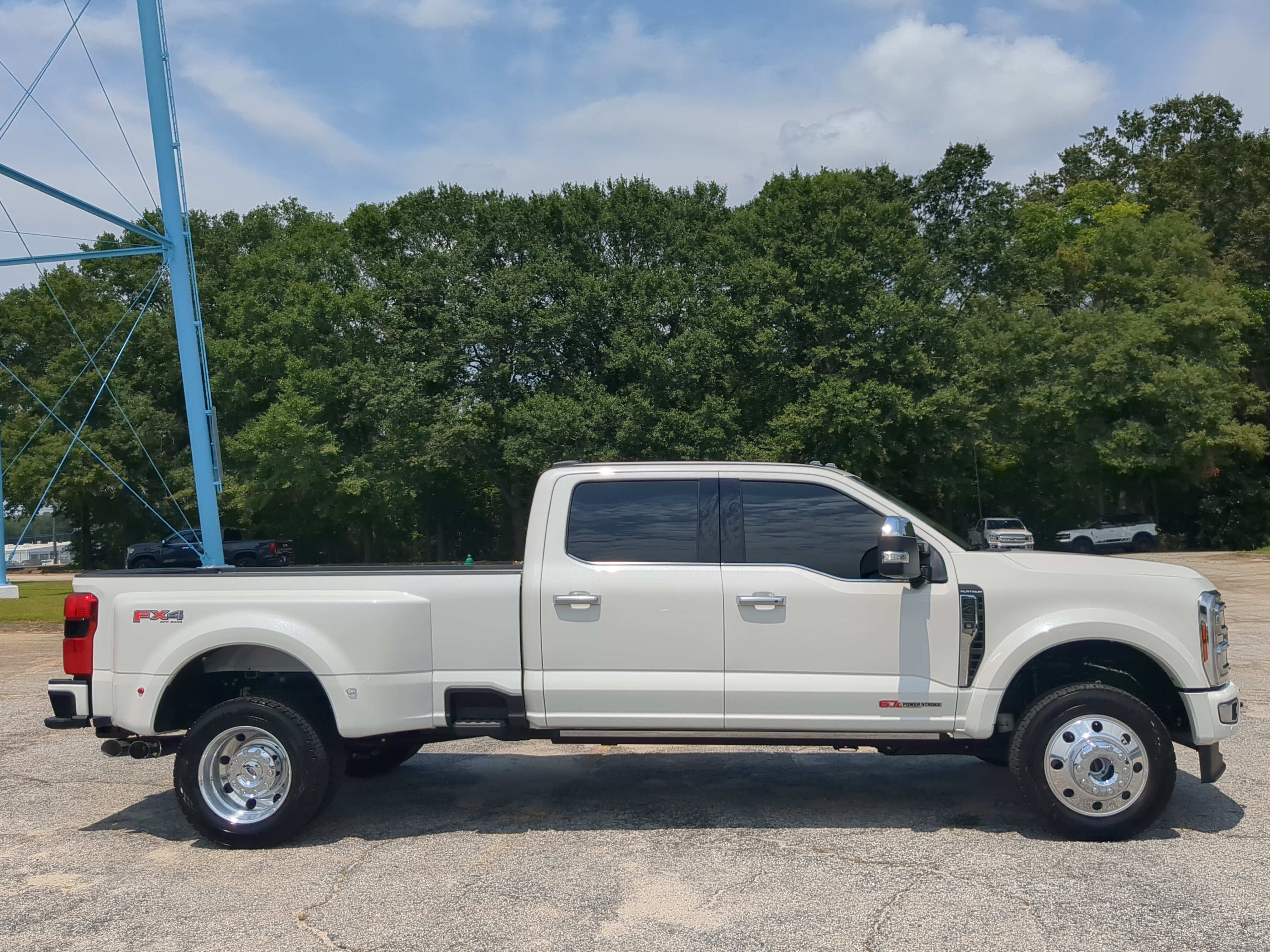 Used 2026 Ford F450 Platinum w/ Platinum Plus Package AWD/4WD image 2