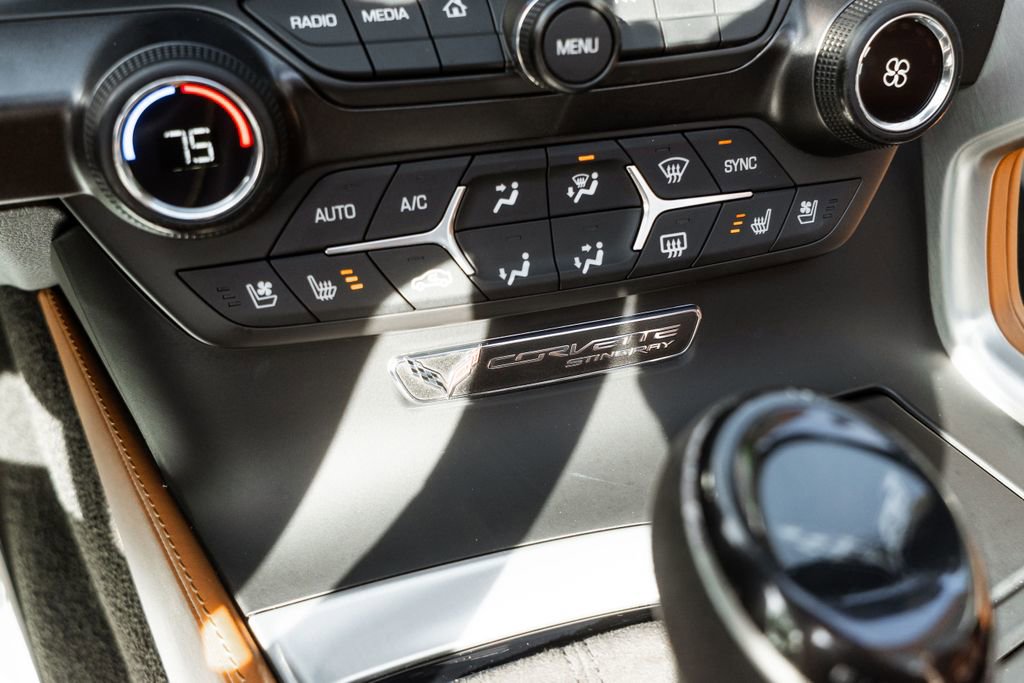 Used 2018 Chevrolet Corvette Stingray Convertible RWD image 12