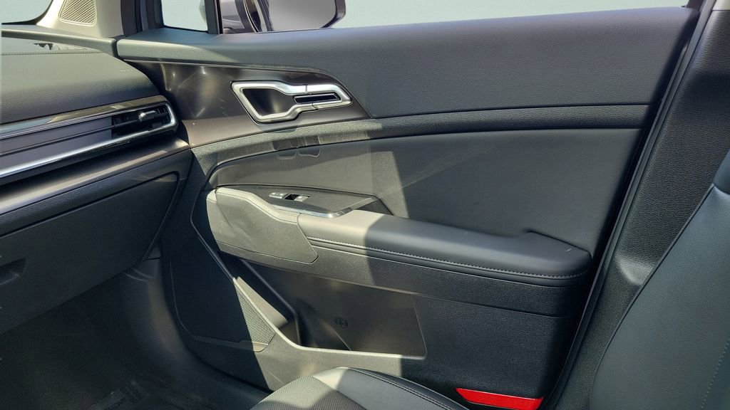 Used 2025 Kia Sportage EX w/ Premium Package image 13