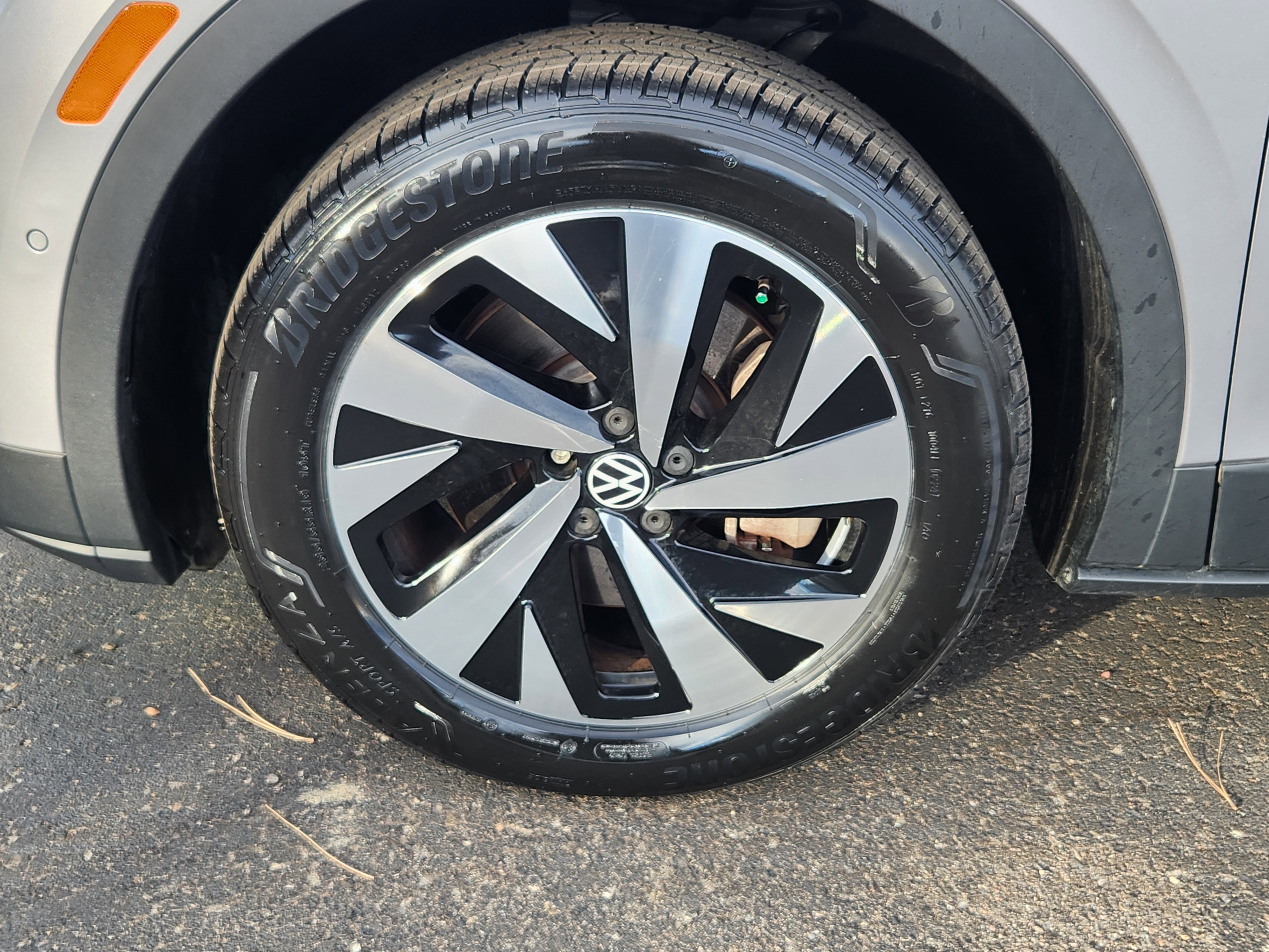 Used 2023 Volkswagen ID.4 Pro image 21