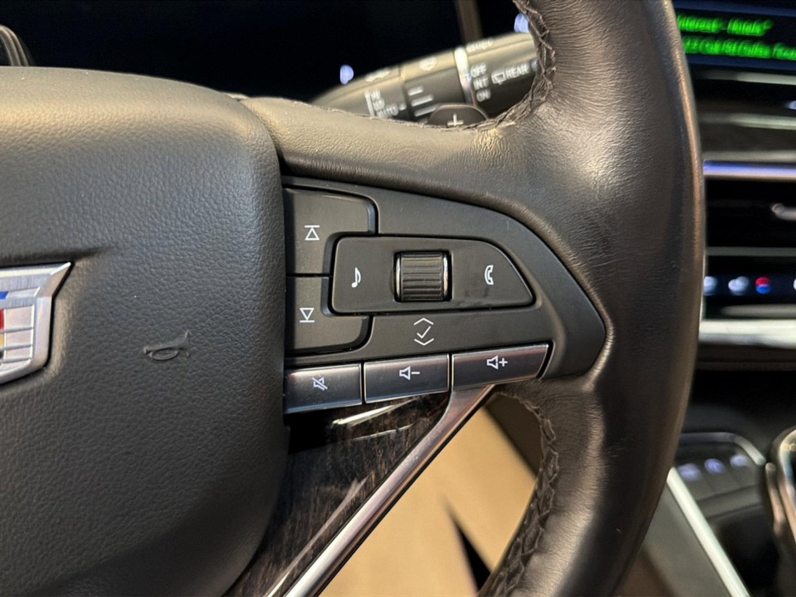 Used 2023 Cadillac Escalade ESV Premium Luxury RWD image 27