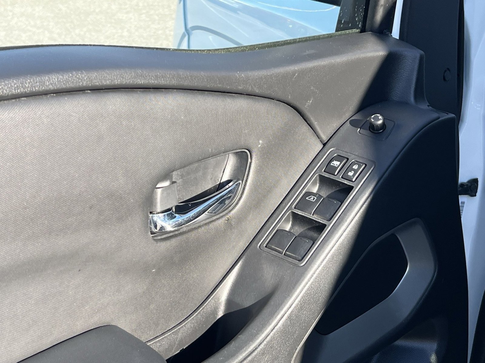 Used 2023 Nissan Frontier SV w/ Tow Package image 14