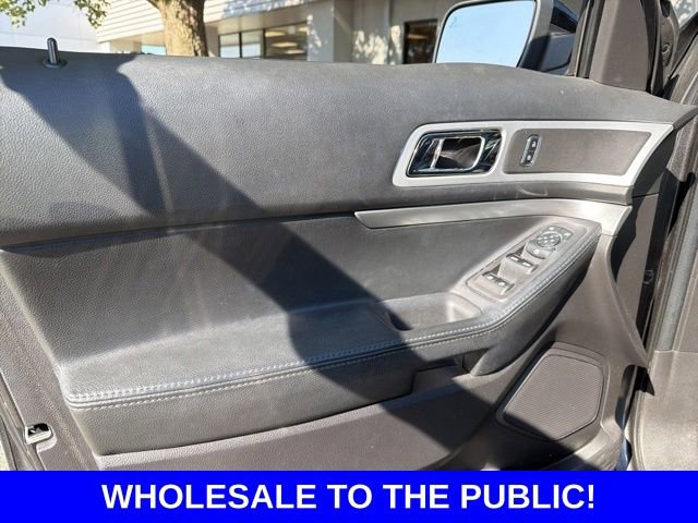 Used 2015 Ford Explorer XLT w/ Equipment Group 202A AWD/4WD image 19