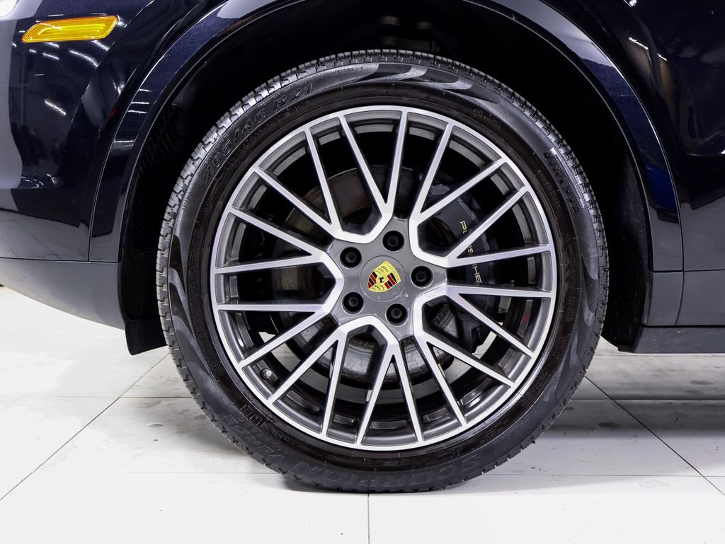 Certified 2022 Porsche Cayenne AWD/4WD image 27