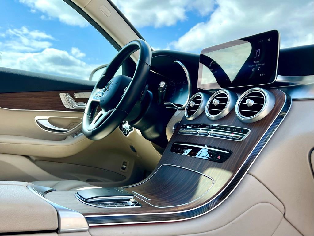 Certified 2022 Mercedes-Benz GLC 300 4MATIC image 9