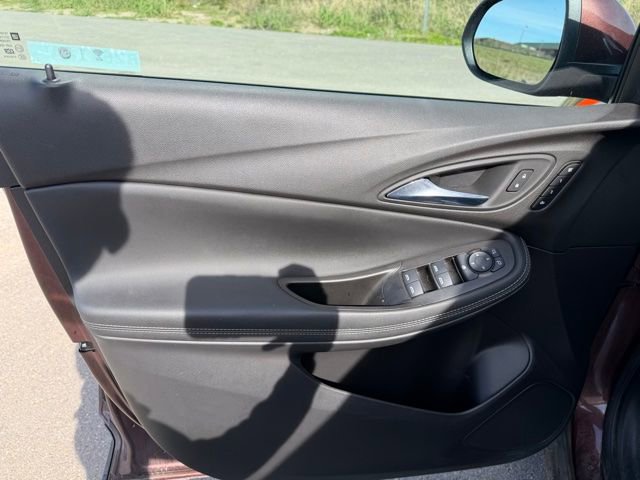 Used 2023 Buick Encore GX Essence image 15