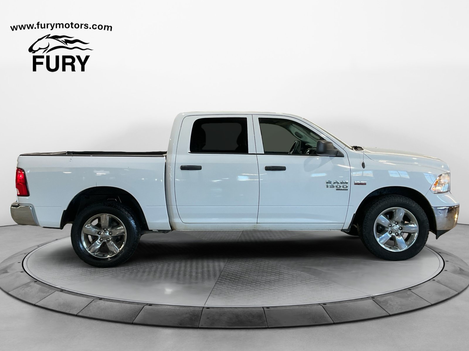 Used 2019 RAM 1500 ST w/ SXT Plus Group AWD/4WD image 3