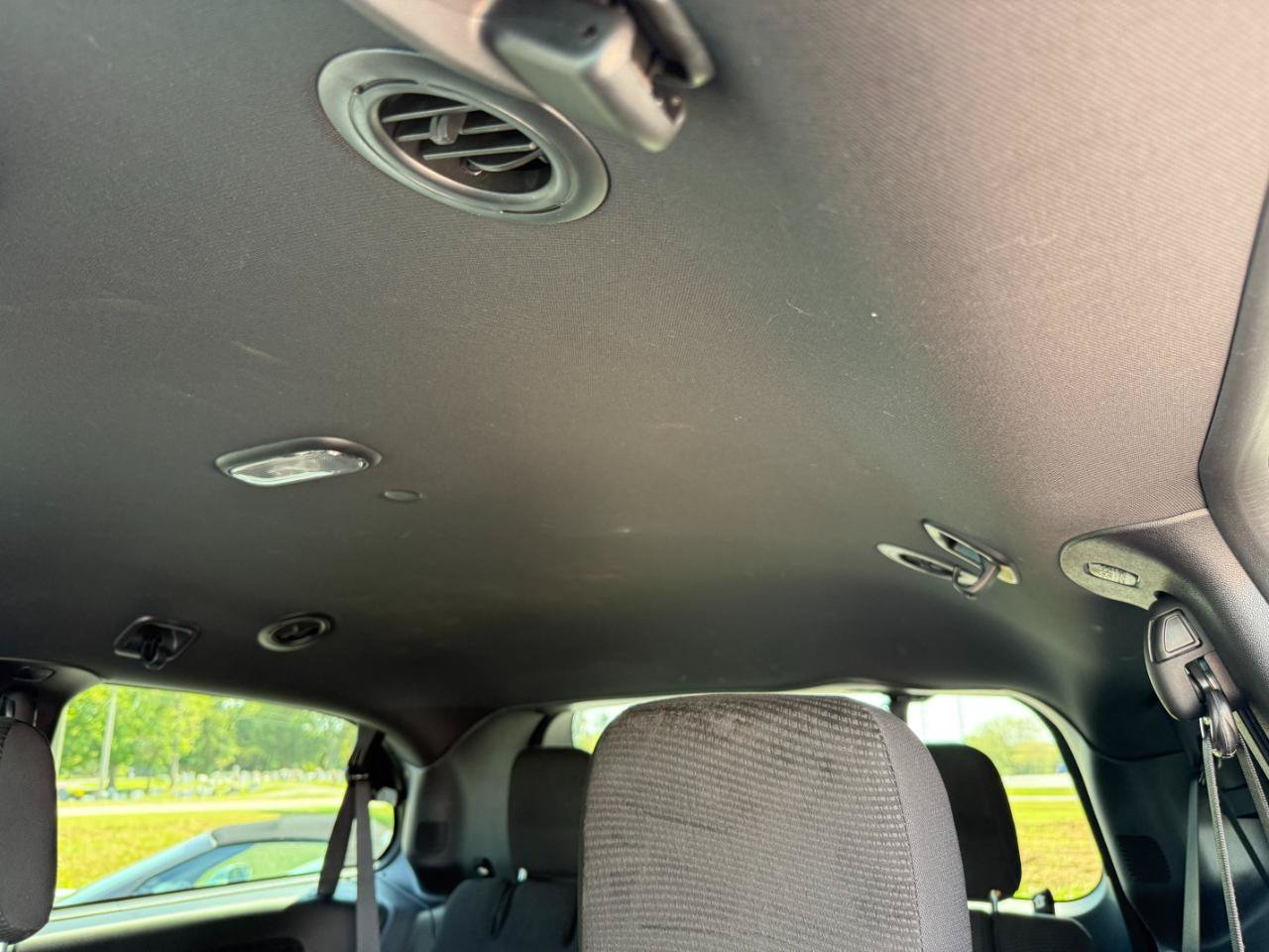 Used 2020 Dodge Grand Caravan SE FWD image 17