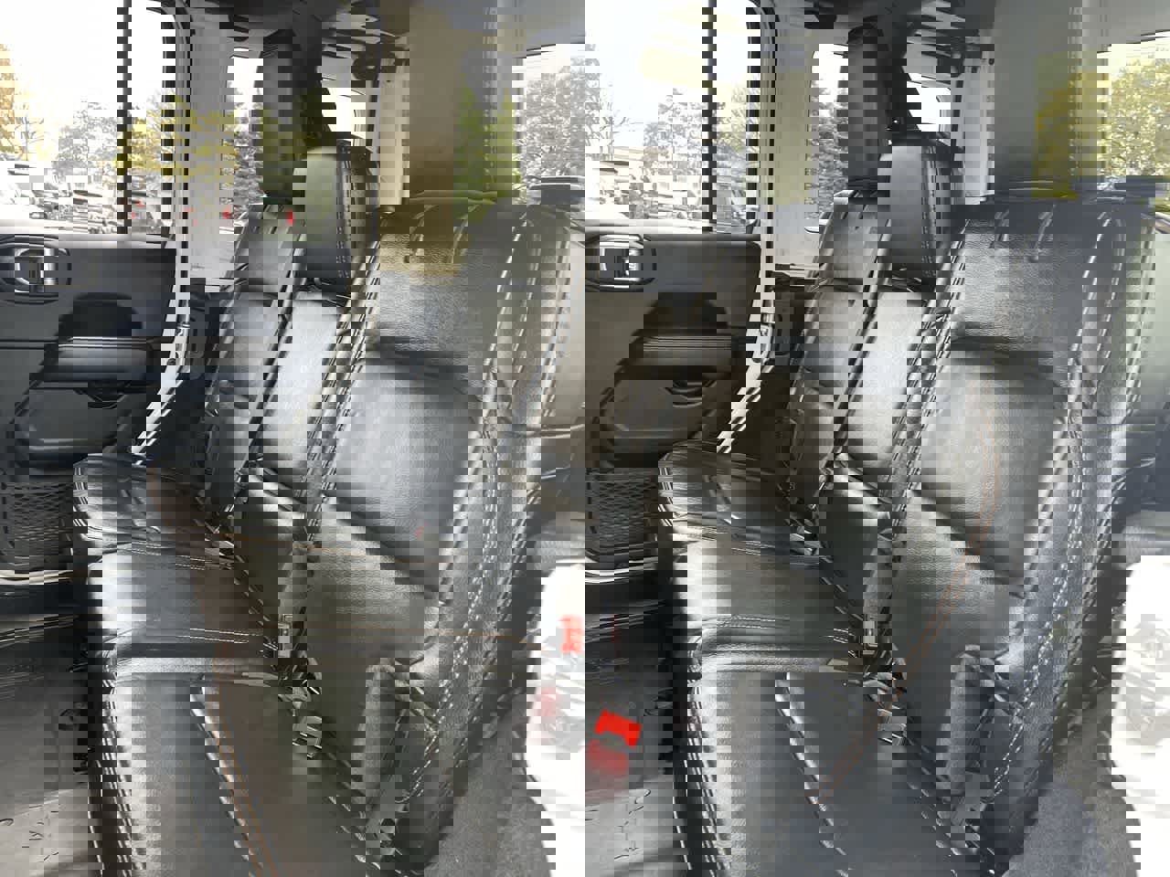 Used 2021 Jeep Wrangler Unlimited Rubicon w/ Trailer Tow Package image 18