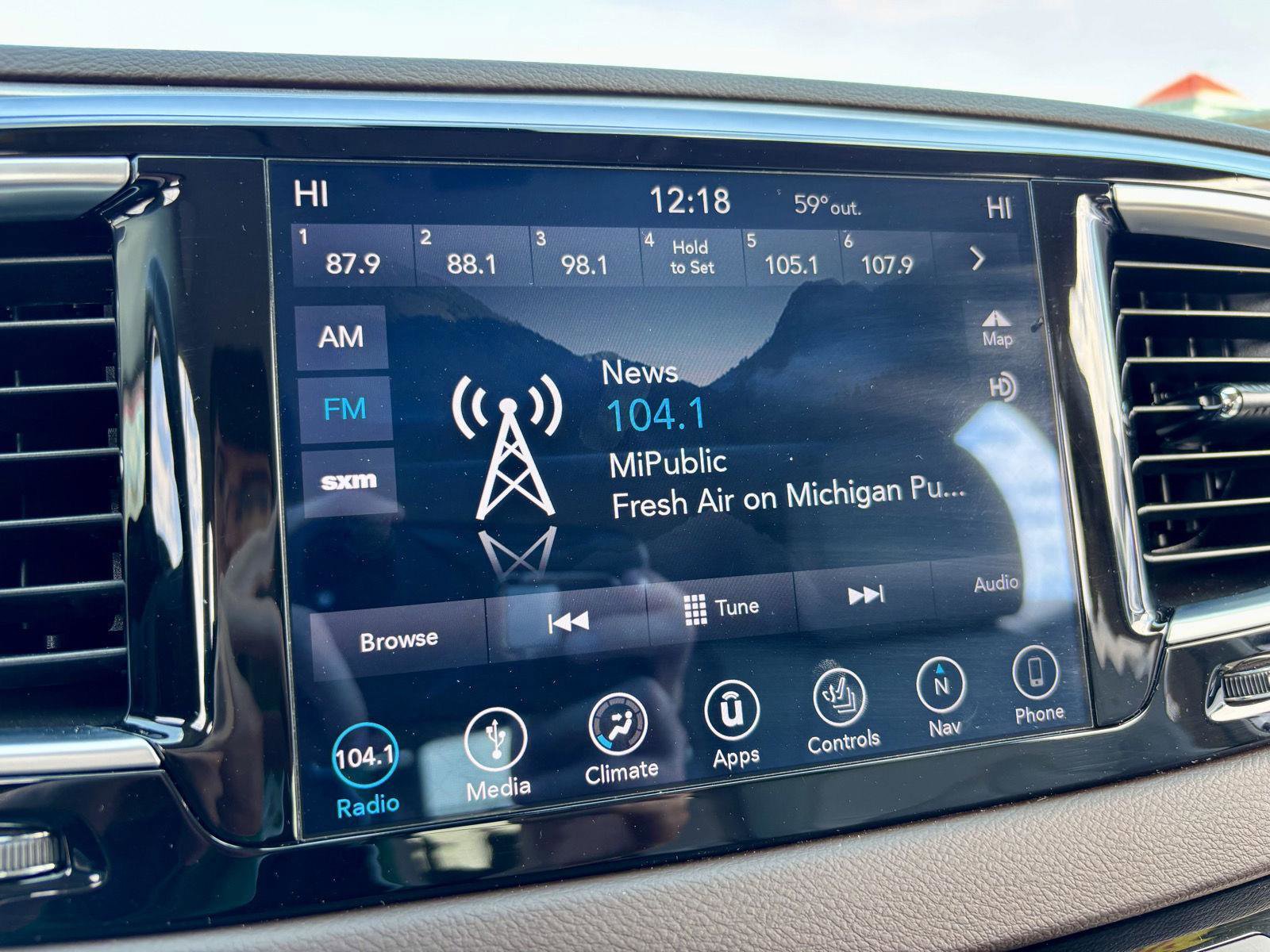 Used 2018 Chrysler Pacifica Touring-L Plus image 30