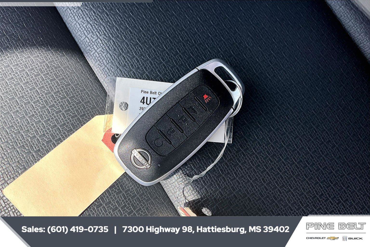 Used 2023 Nissan Rogue SV w/ SV Premium B Package image 9