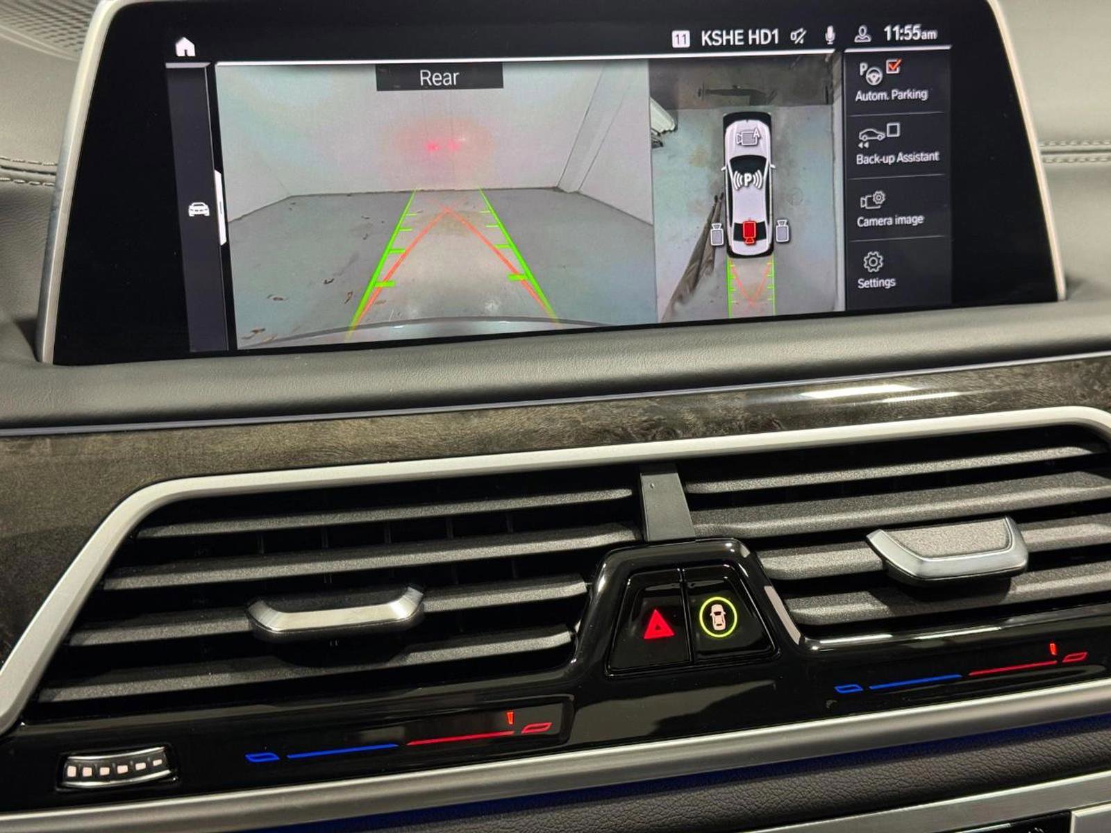 Used 2022 BMW 750i xDrive w/ Executive Package image 38