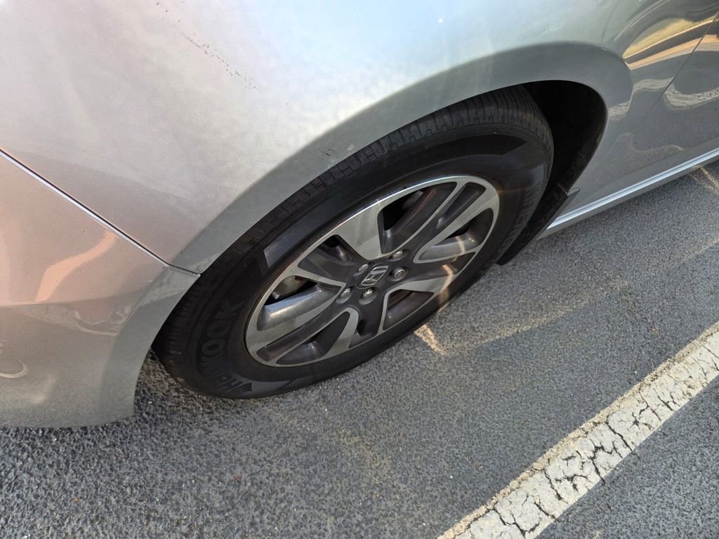 Used 2015 Honda Odyssey Touring image 4