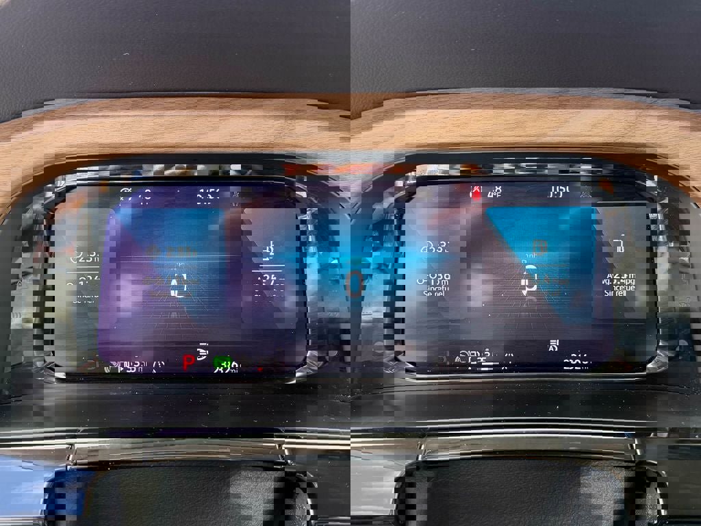 Used 2025 Volkswagen Atlas SE image 30