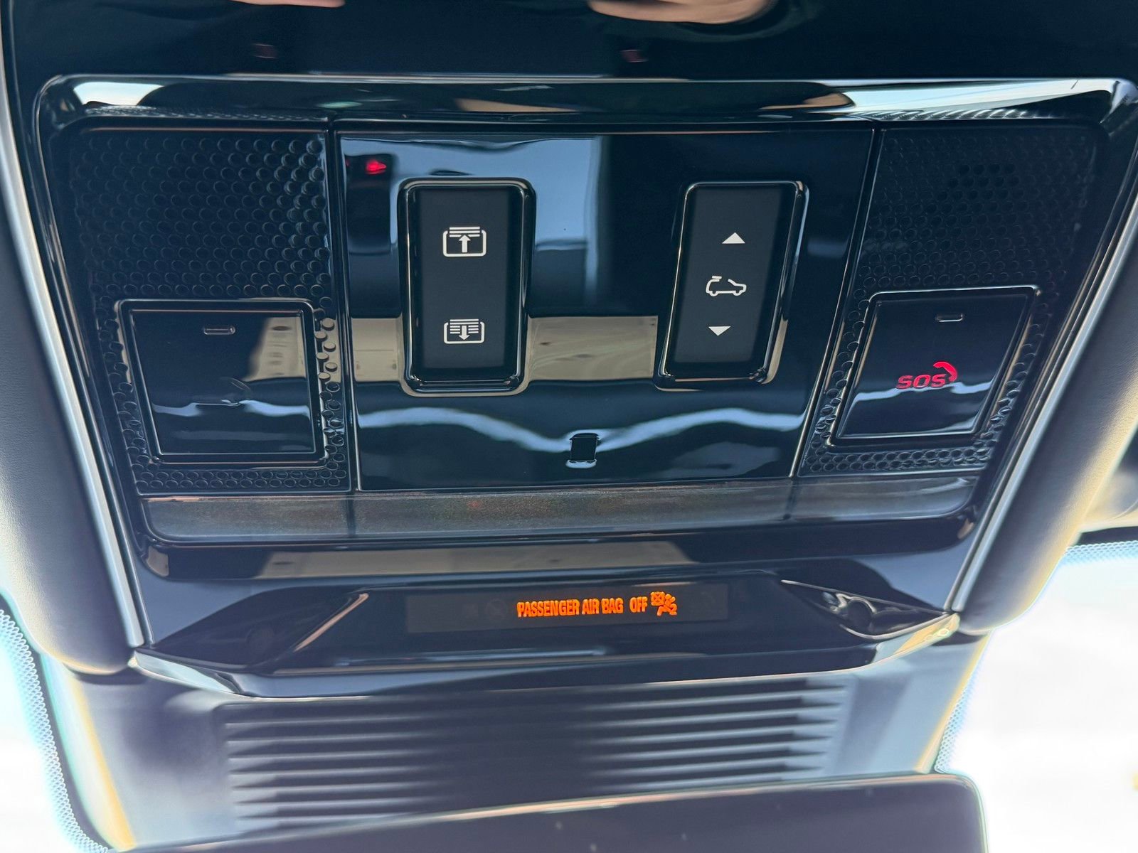 New 2026 Land Rover Range Rover SV image 20