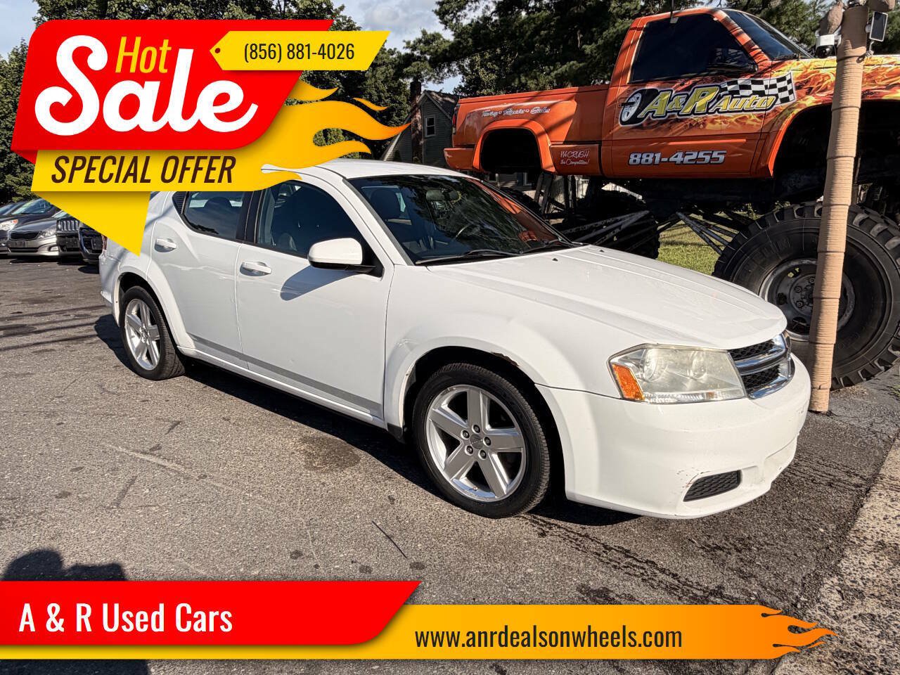 Used 2012 Dodge Avenger SXT FWD image 1