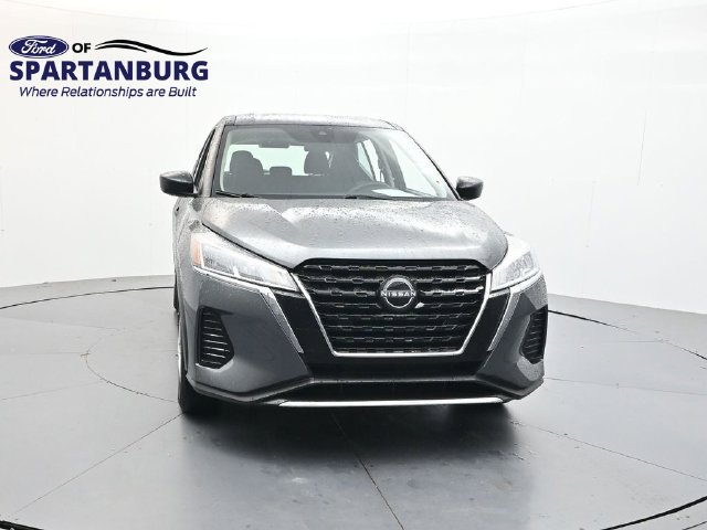 Used 2025 Nissan Kicks Play S FWD image 2
