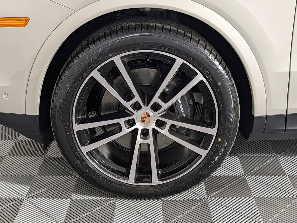 New 2026 Porsche Cayenne Coupe image 11