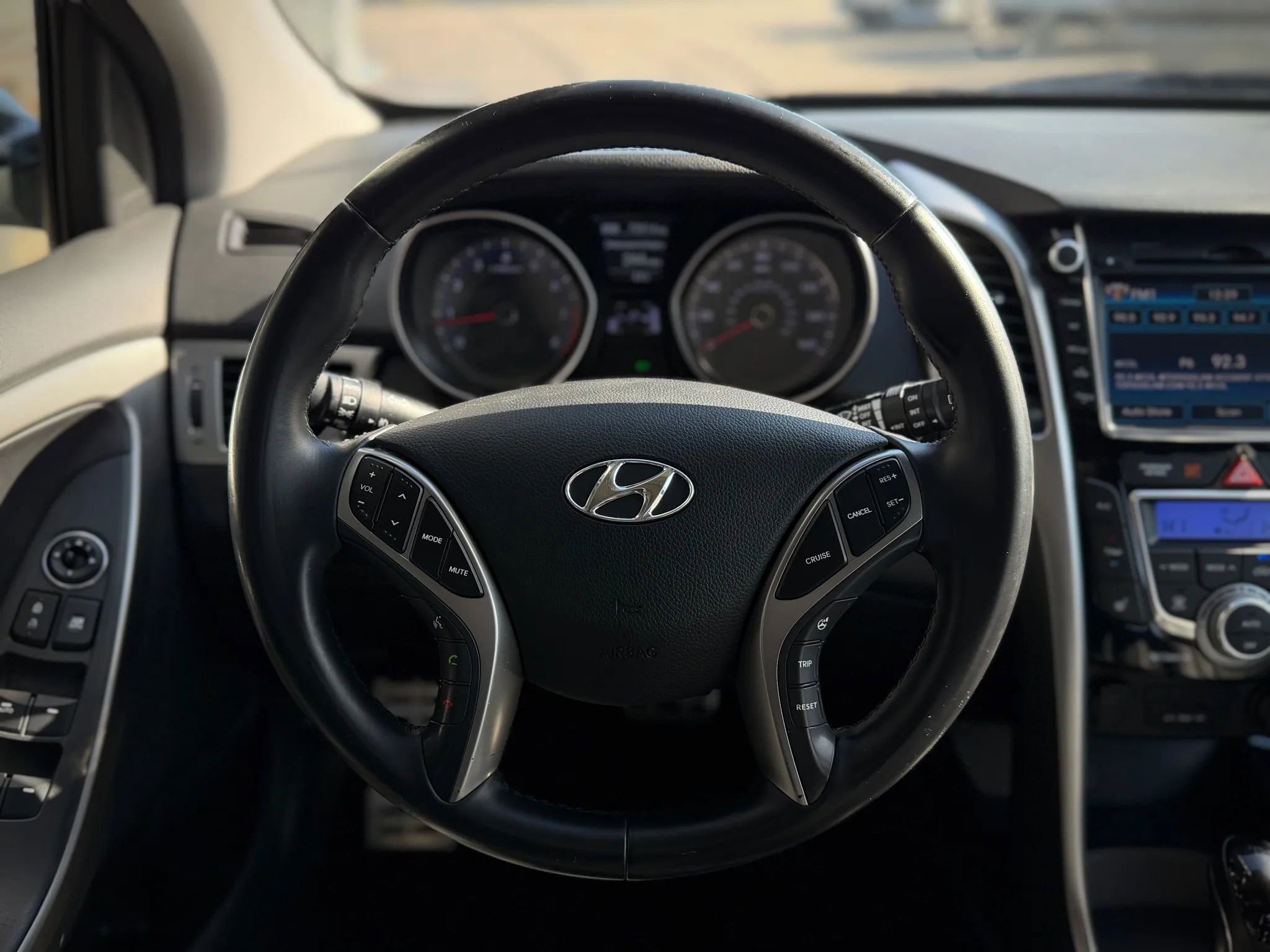 Used 2013 Hyundai Elantra GT w/ Style Pkg image 11