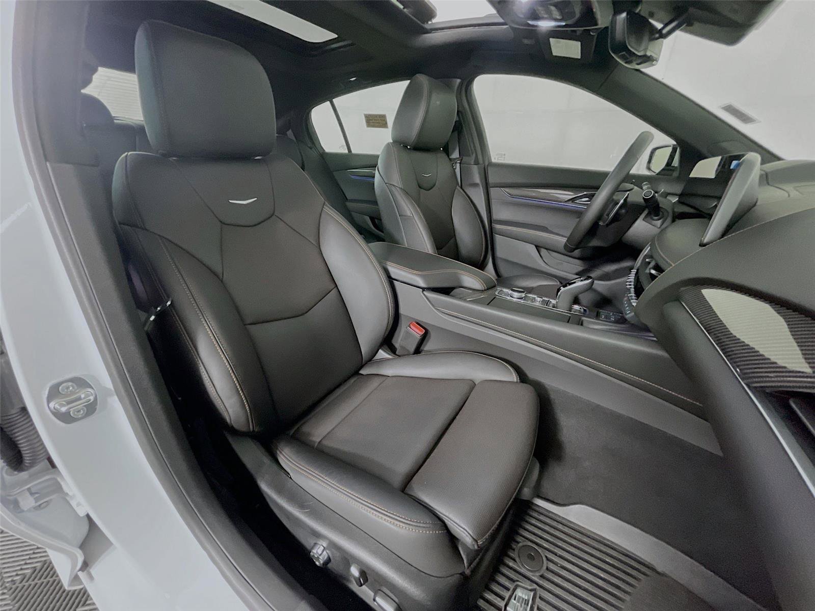 Used 2025 Cadillac CT5 V image 32