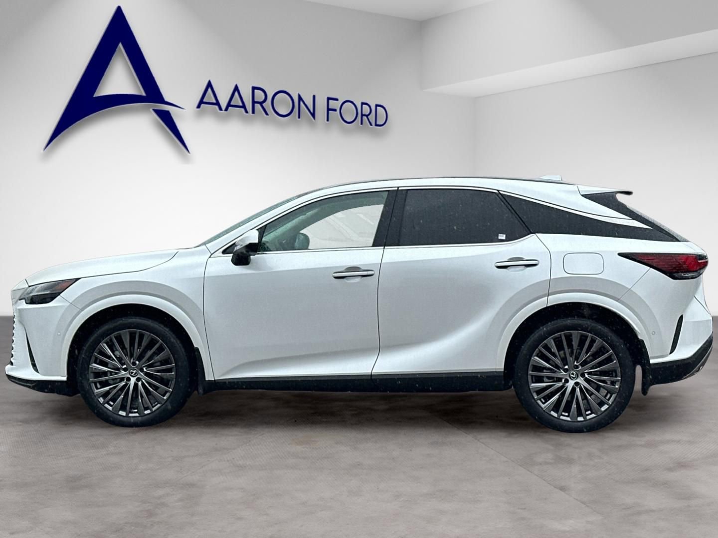 Used 2024 Lexus RX 350 w/ Convenience Package image 2