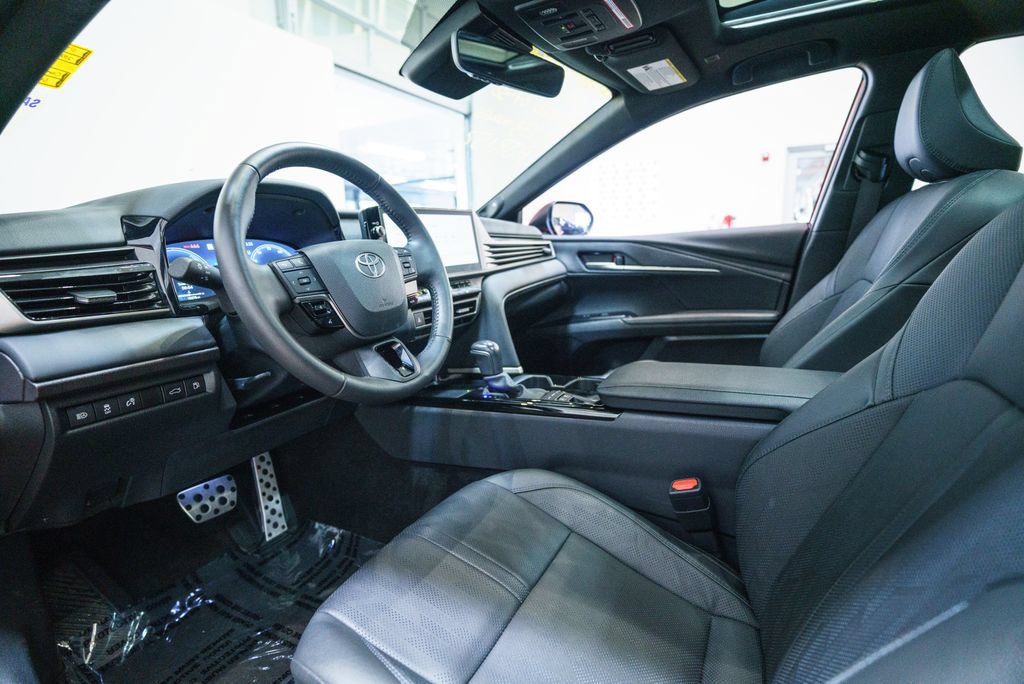Used 2025 Toyota Camry XSE FWD image 4