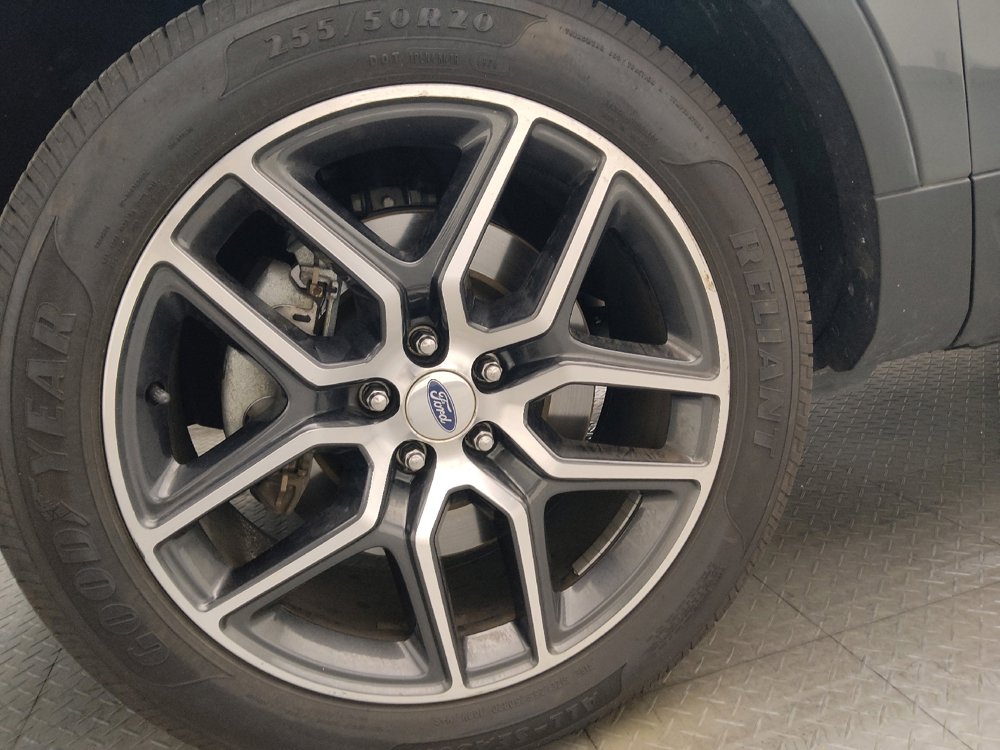 Used 2019 Ford Explorer Sport w/ Ford Safe & Smart Package AWD/4WD image 31